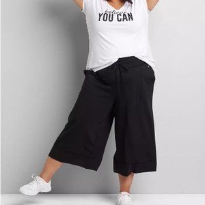 Livi Active Wide Leg Capri 14/16 NWT